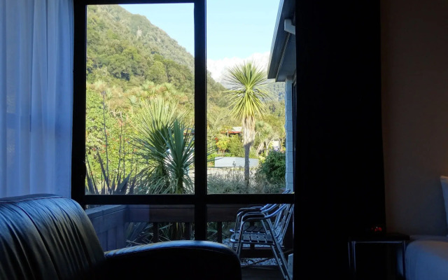 Alpine Glacier Motel