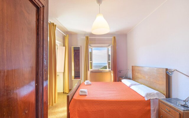 Awesome Home in Fabbiano With 5 Bedrooms and Wifi