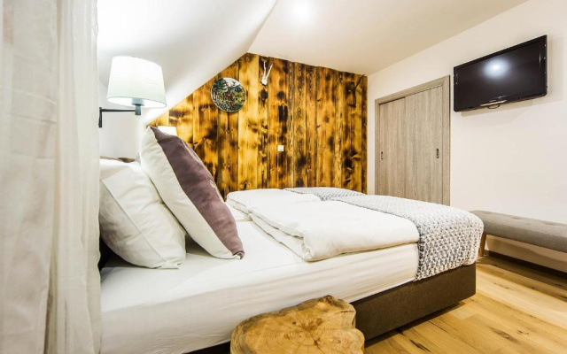 Hotel Pok Garni