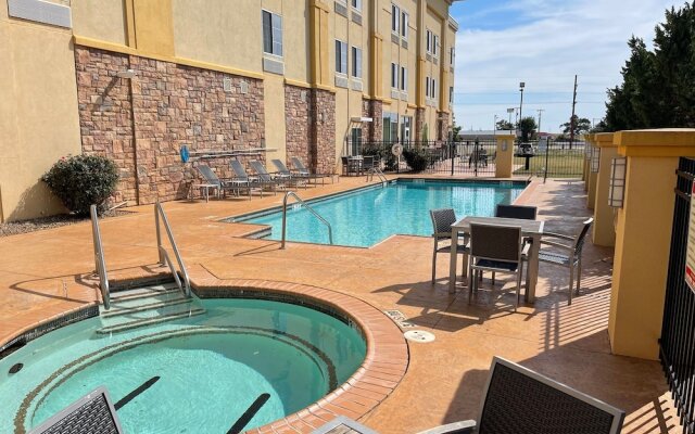La Quinta Inn & Suites Oklahome City Nw Expre