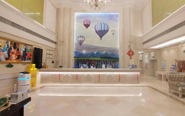Vienna International Hotel (Foshan Eternal Love Xiqiao Mountain Scenic Area)