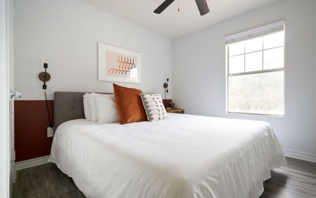 The Domain Luxury Suites by Sonder