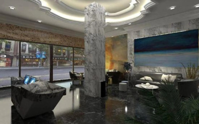 Royal Hotel