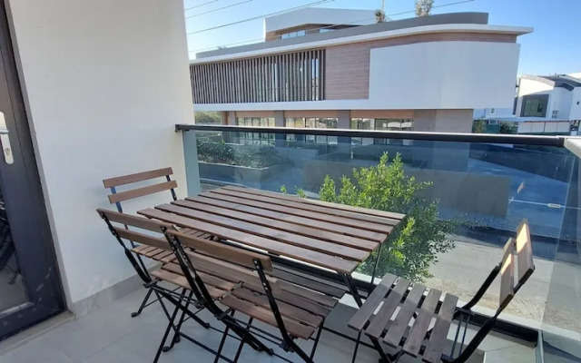 Professionally Maintained Spacious New Suites 2-4