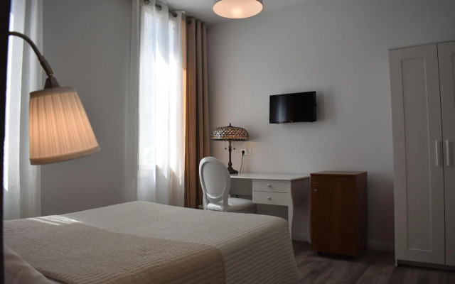 Hotel Henri IV