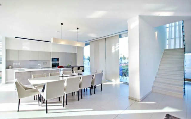 Emerald Elite Luxury Home