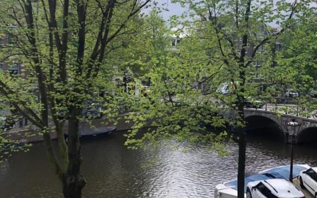 The Pavilions Amsterdam, The Toren