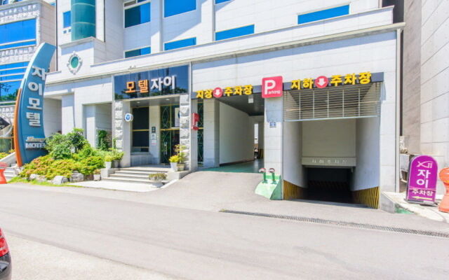 Xi Motel