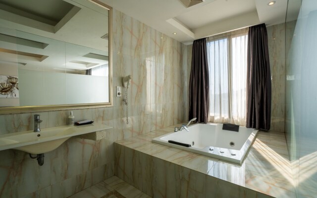 Collection O 14 Sun Boutique Hotel