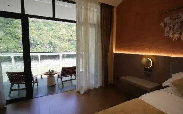 Nujiang Chuiyantai Homestay