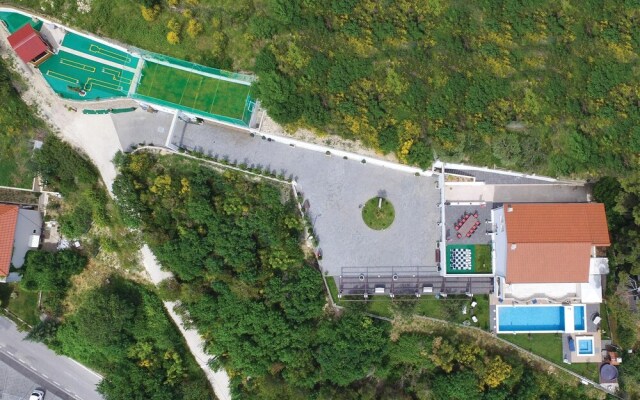 Awesome Home in Kucine Solin with Hot Tub, WiFi & 7 Bedrooms