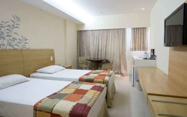 Golden Tulip Macaé