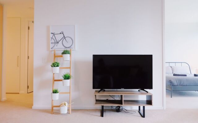 HFN Crown Southbank Riverside Apartment