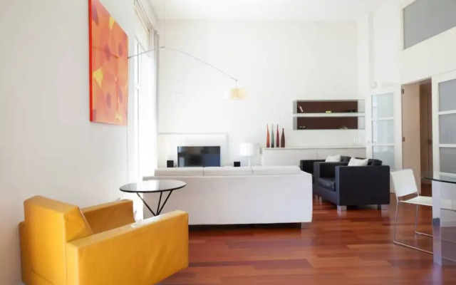 Akira Flats Plaza Catalunya