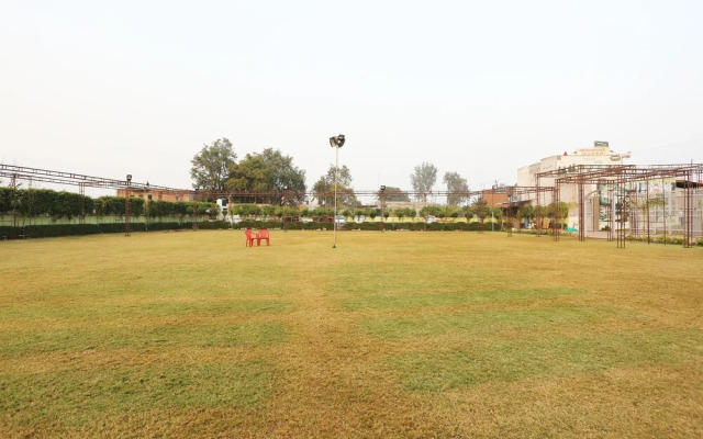 OYO 27686 Hotel Chandra Garden