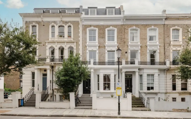 Traditional 2 Bed Apartment, Notting Hill