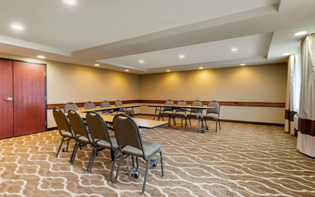 Comfort Inn & Suites
