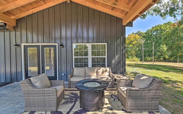 Cozy Tennessee Country Retreat on 5 Acres!