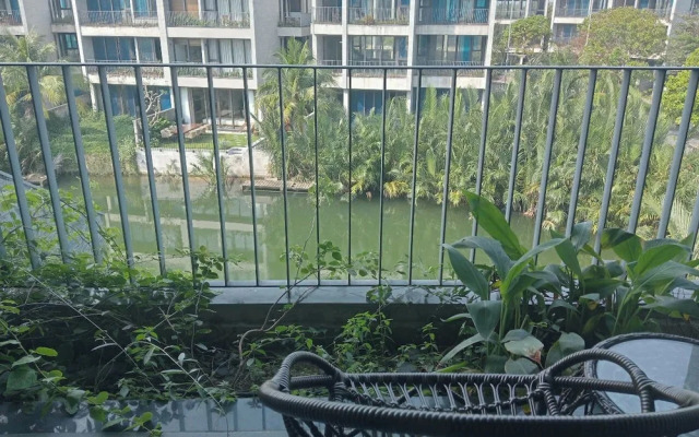 Gold Riverside Apartment & Villa