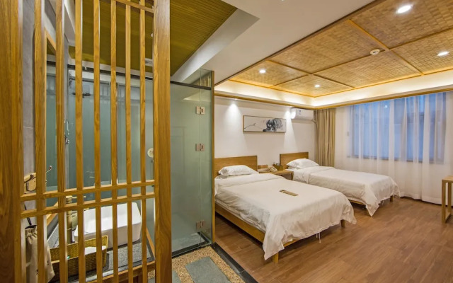 Wuyishan Old Street Hill Lodge