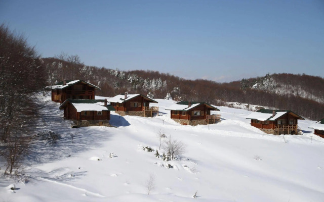 Sfendamos Wood Village