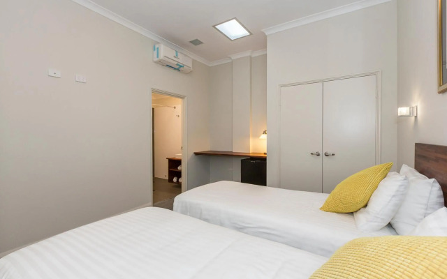 Gallery Hotel