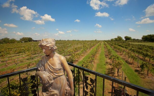 Holiday Inn Express & Suites Bryan