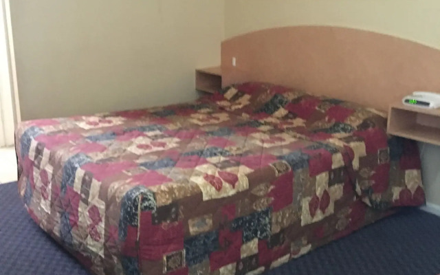 Parkville Motel