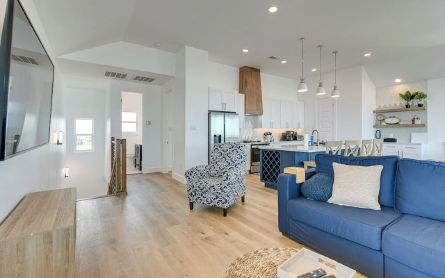 Modern Galveston Vacation Rental: Steps to Beach!