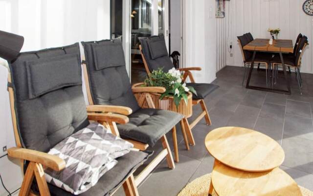 Enticing Holiday Home in Hemmet near Sea