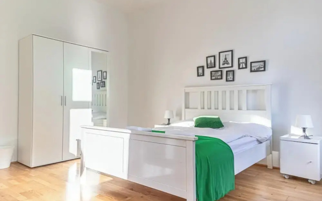3BR Belvedere Bookable for Long Stays