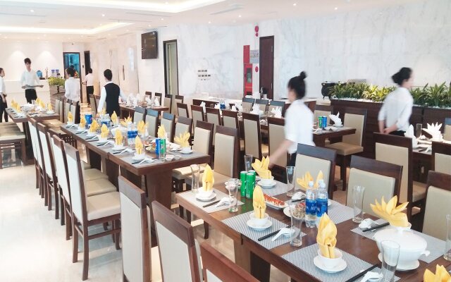 Yarra Ocean Suites Danang
