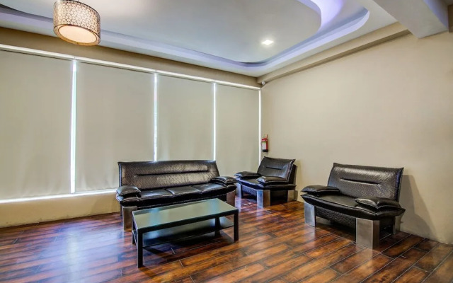 Helican Tradition By OYO Rooms