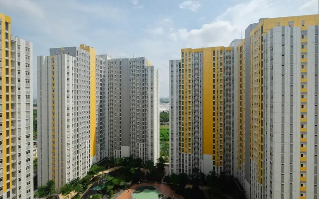 Modern and Full Parquette @ Studio Springlake Summarecon Apartment