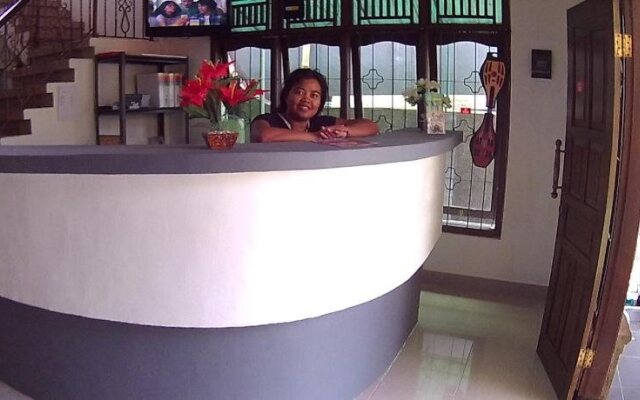 24/7 Bed & Breakfast