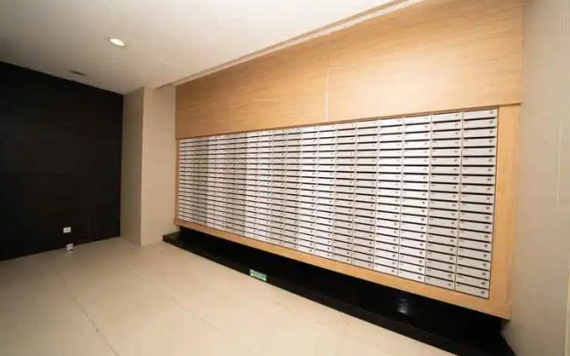 Tamansari Mahogany Apartemen by 7Rm – Hotel Rooms – Karawang