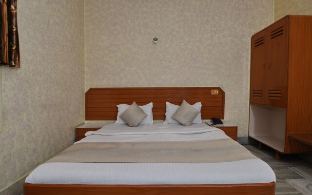 OYO 1294 Hotel Padmini International