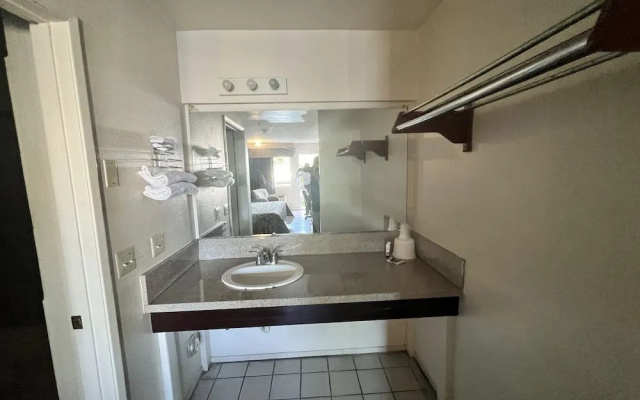 Casa Blanca Express & Suites Cypress Buena Park - Anaheim Area