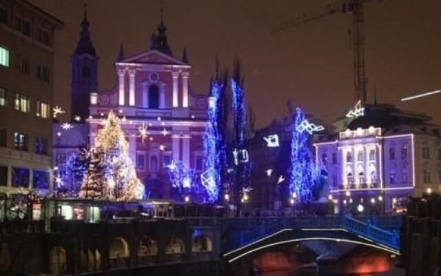 Ljubljana 2 bedroom apartment with free parking