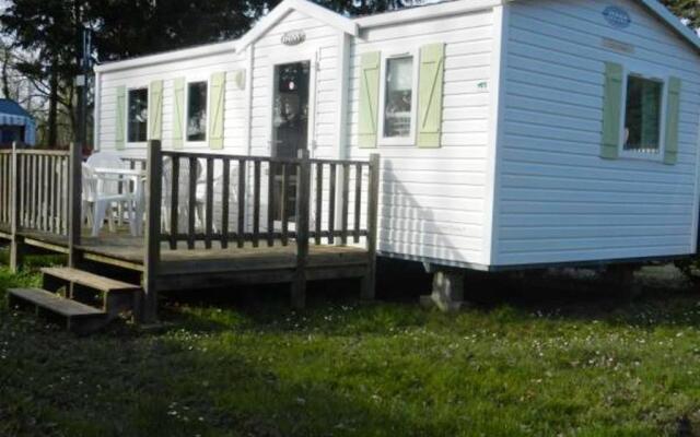 Bungalow de 3 chambres avec piscine partagee et terrasse amenagee a Trogues