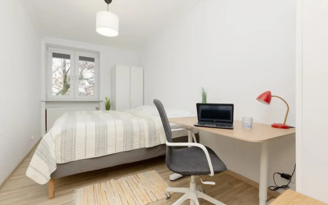 Modern Two-bedroom Warsaw by Renters