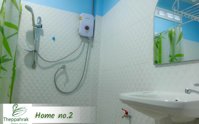 Theppahrak Home Khaolak
