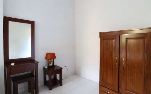 Oka Kartini Bungalows