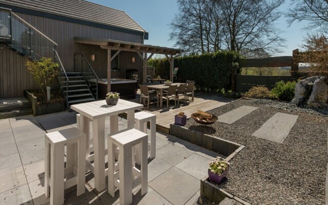 Extravagant Holiday Home in Büllingen With Wellness Centre