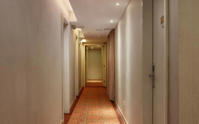 Ole Tai Sam Un Hotel