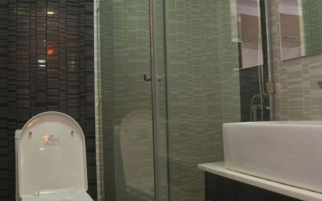 Zen Rooms Sunshine City Suites