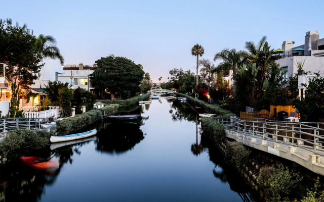Venice on the Beach Hotel