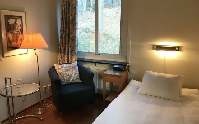 Ewa & Maude Hotel