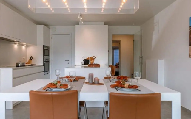 Deluxe Apartment With Lovely Terrace and Parking