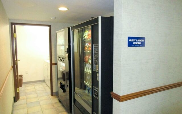 Econo Lodge Inn & Suites Lake Of The Ozarks